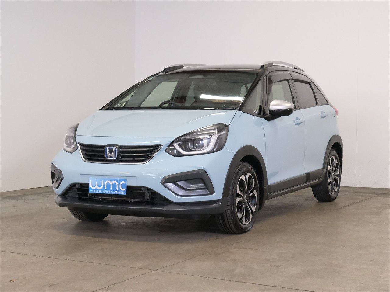 Vehicle image 4