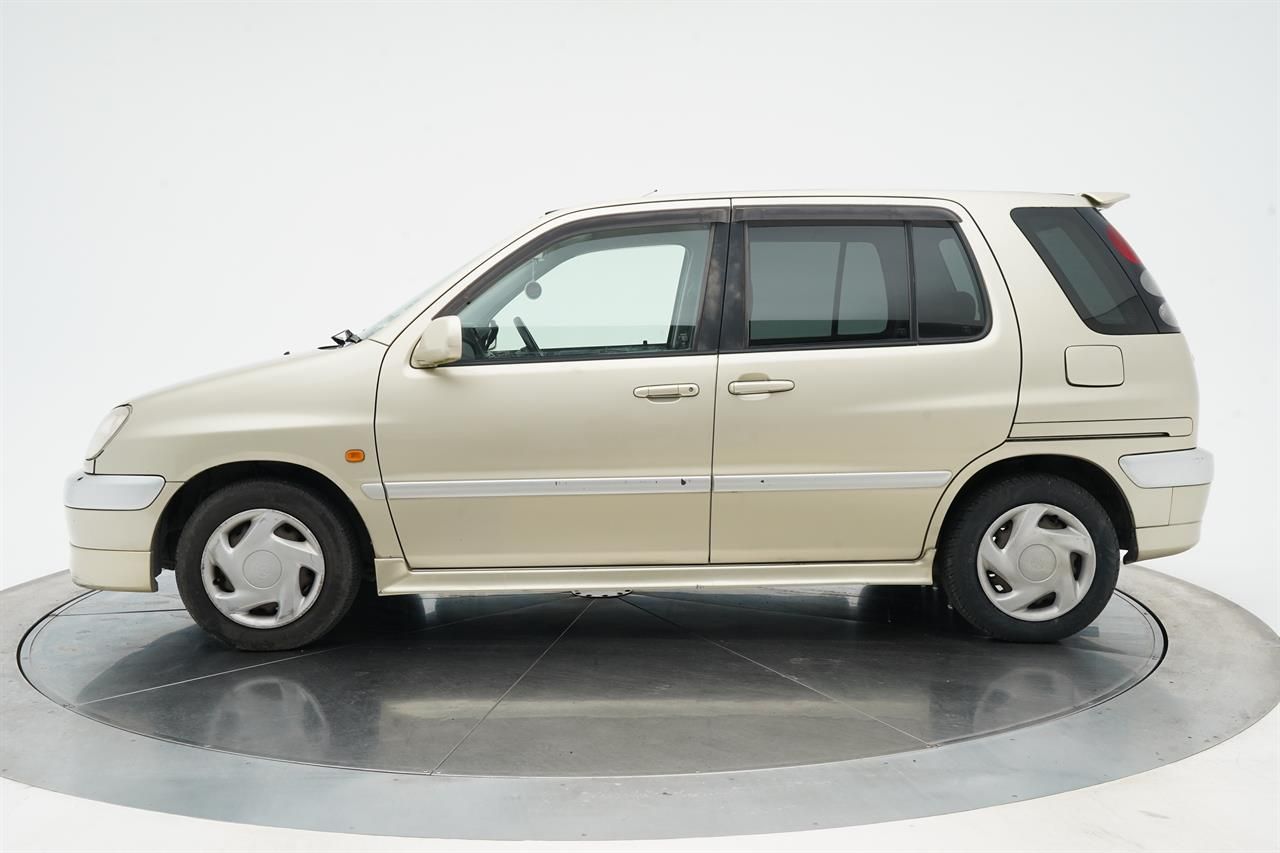Vehicle image 4