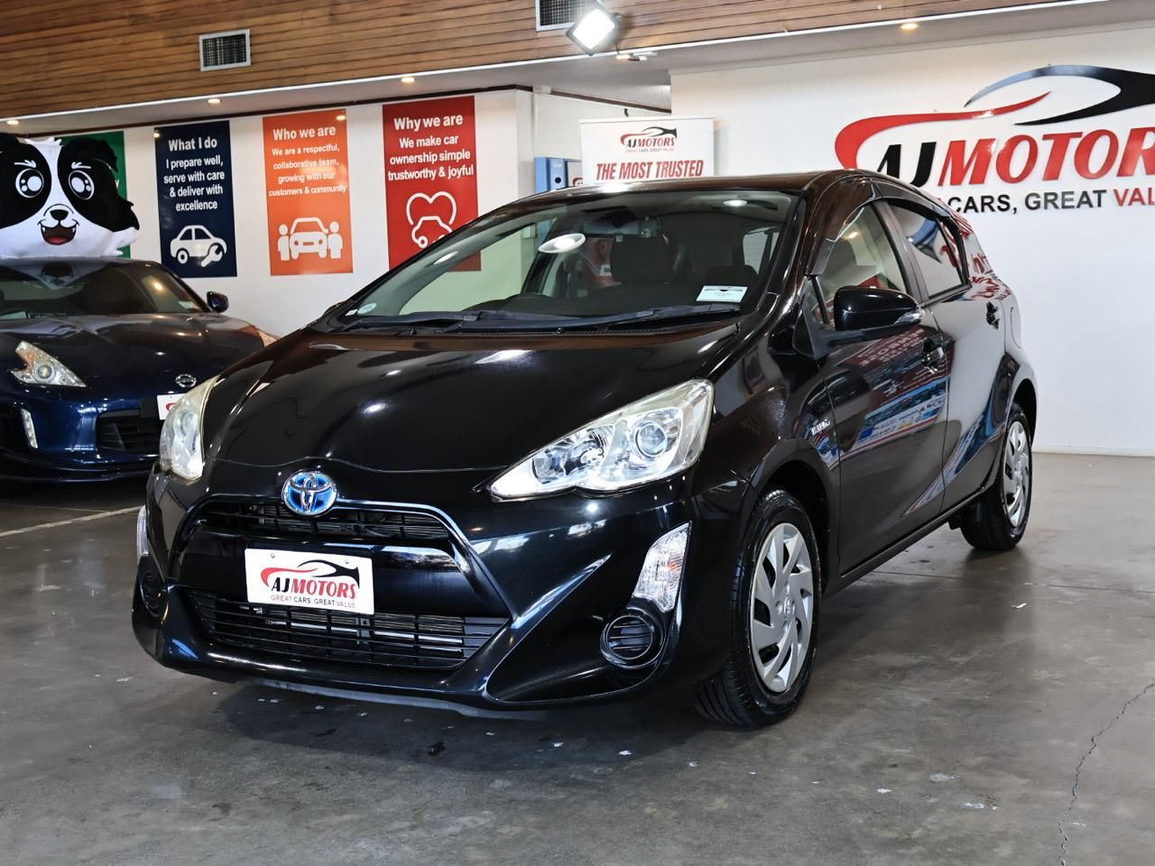 Vehicle image 3