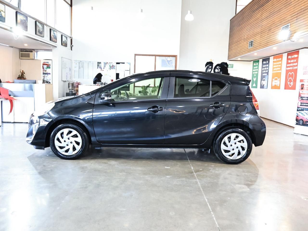 Vehicle image 5