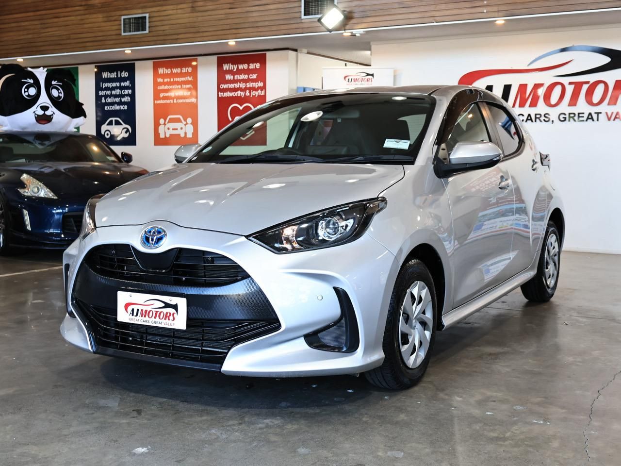 Vehicle image 3