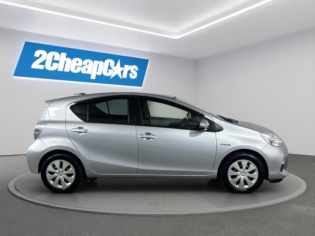 Vehicle image 4