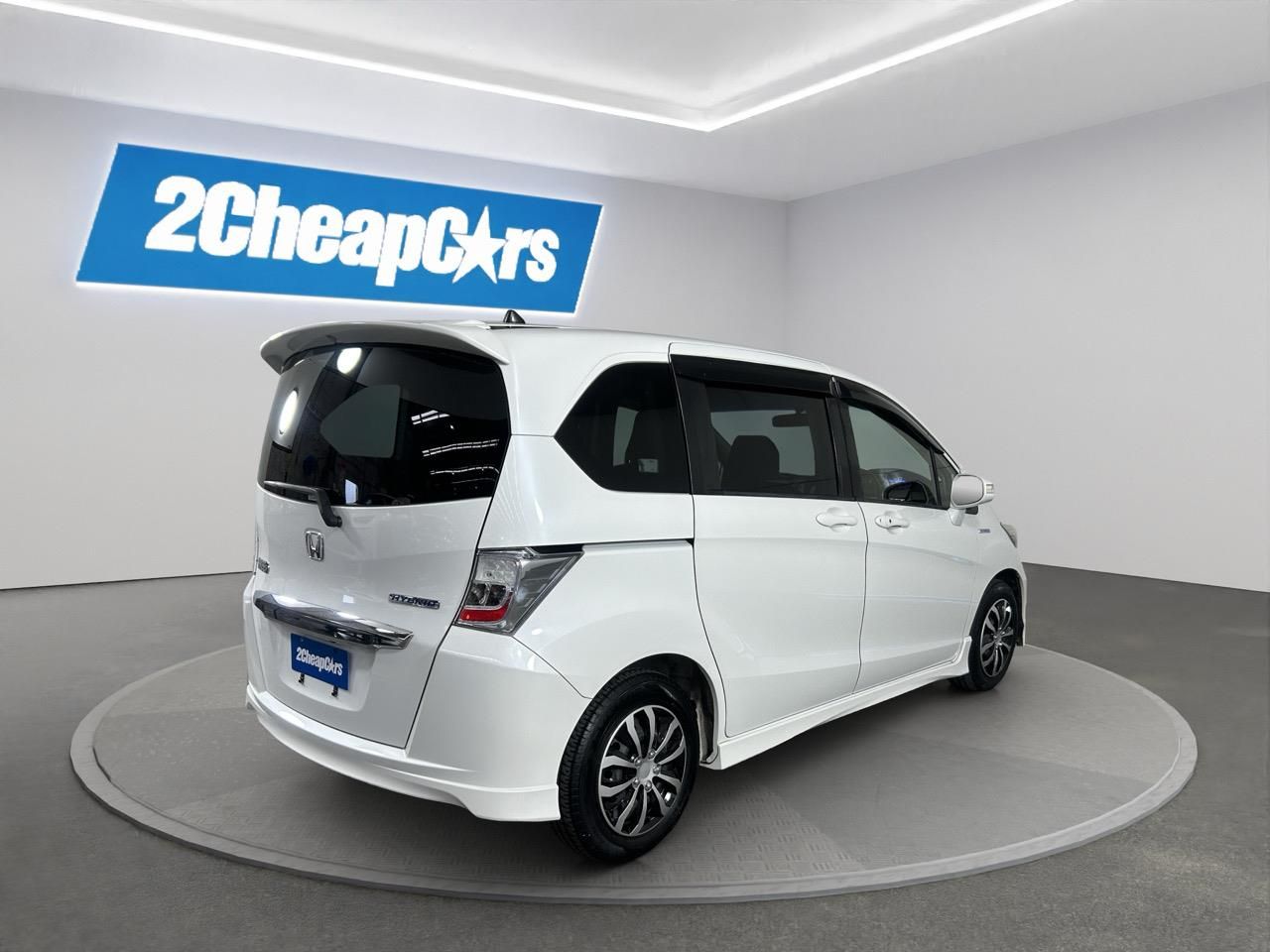 Vehicle image 5
