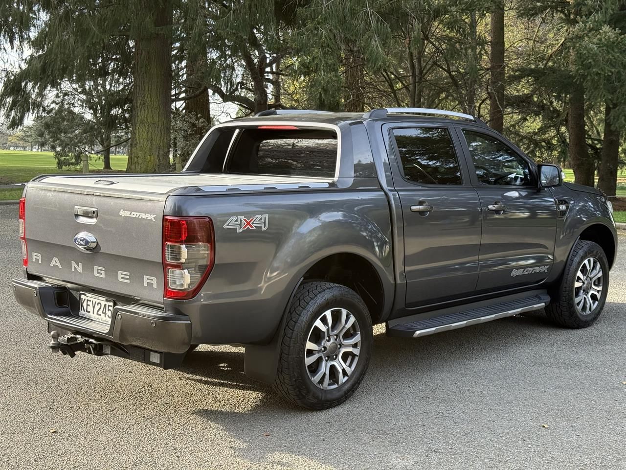 Vehicle image 5