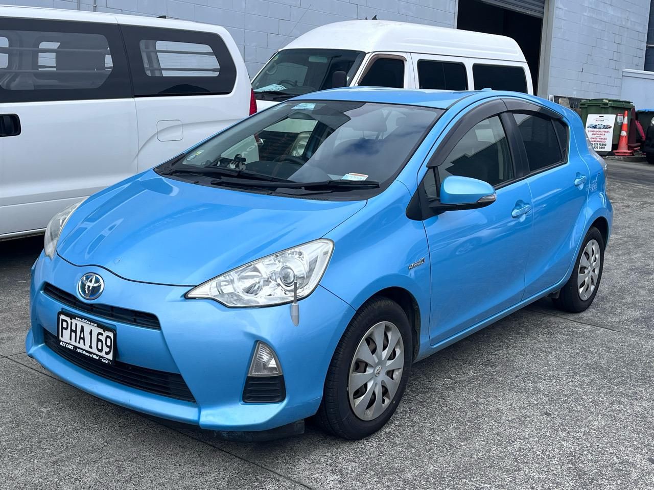 Vehicle image 3