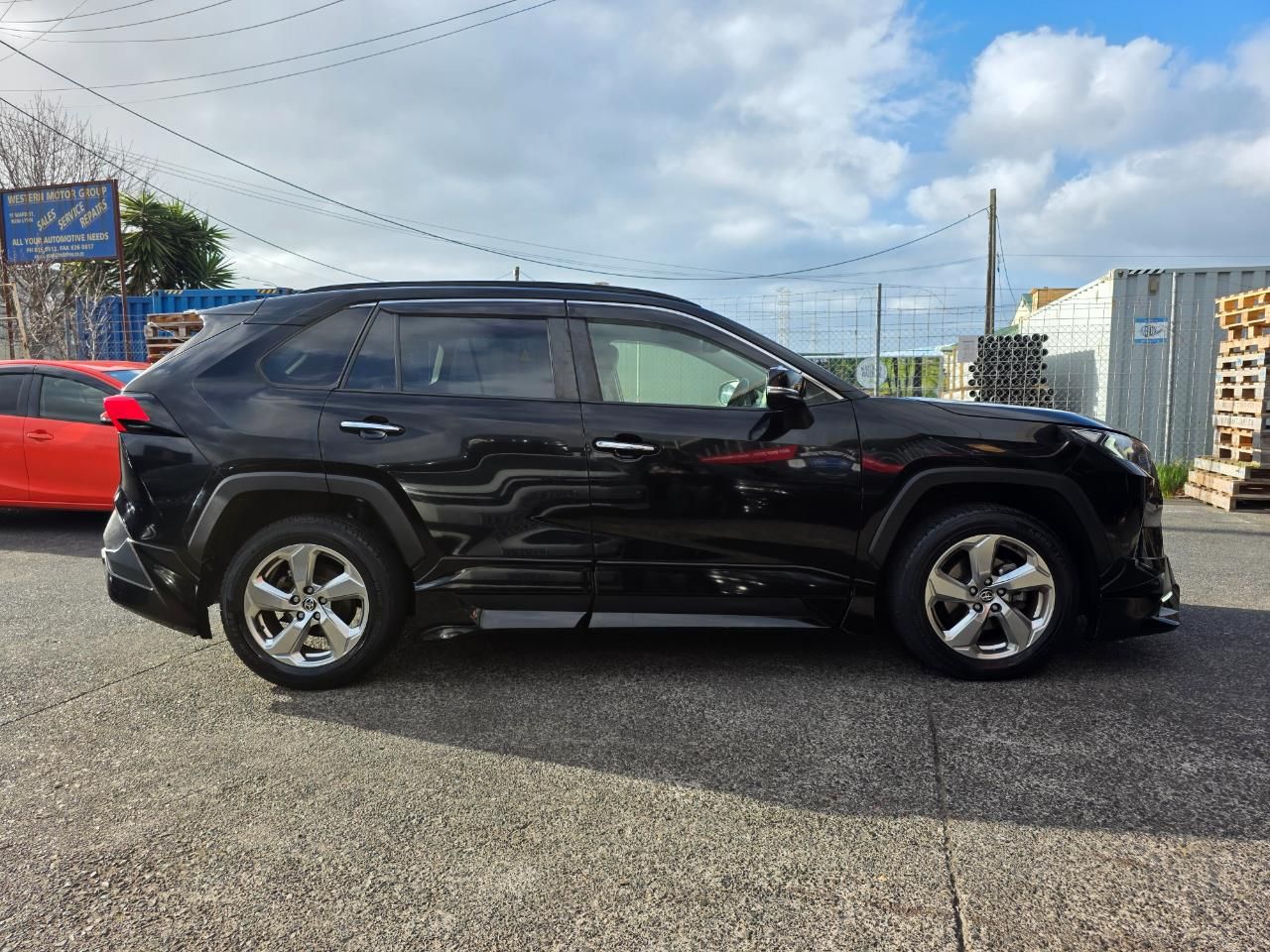 Vehicle image 5