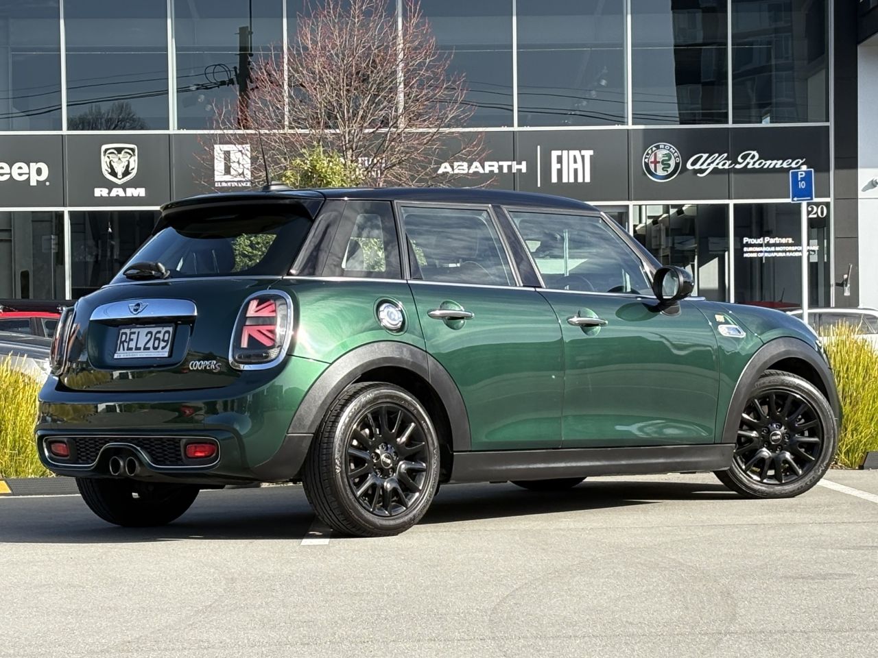 Vehicle image 3