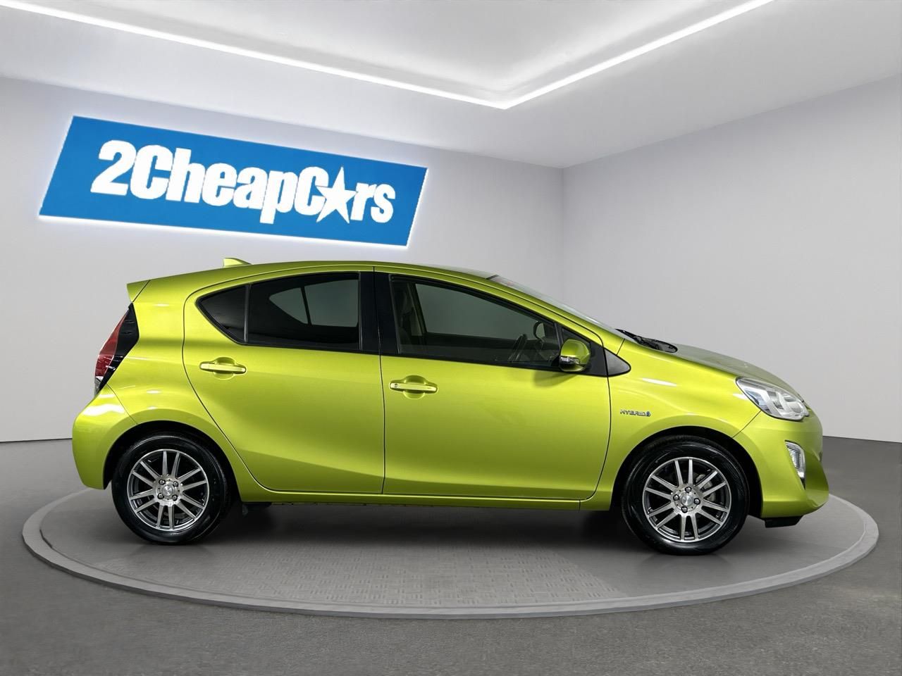 Vehicle image 4