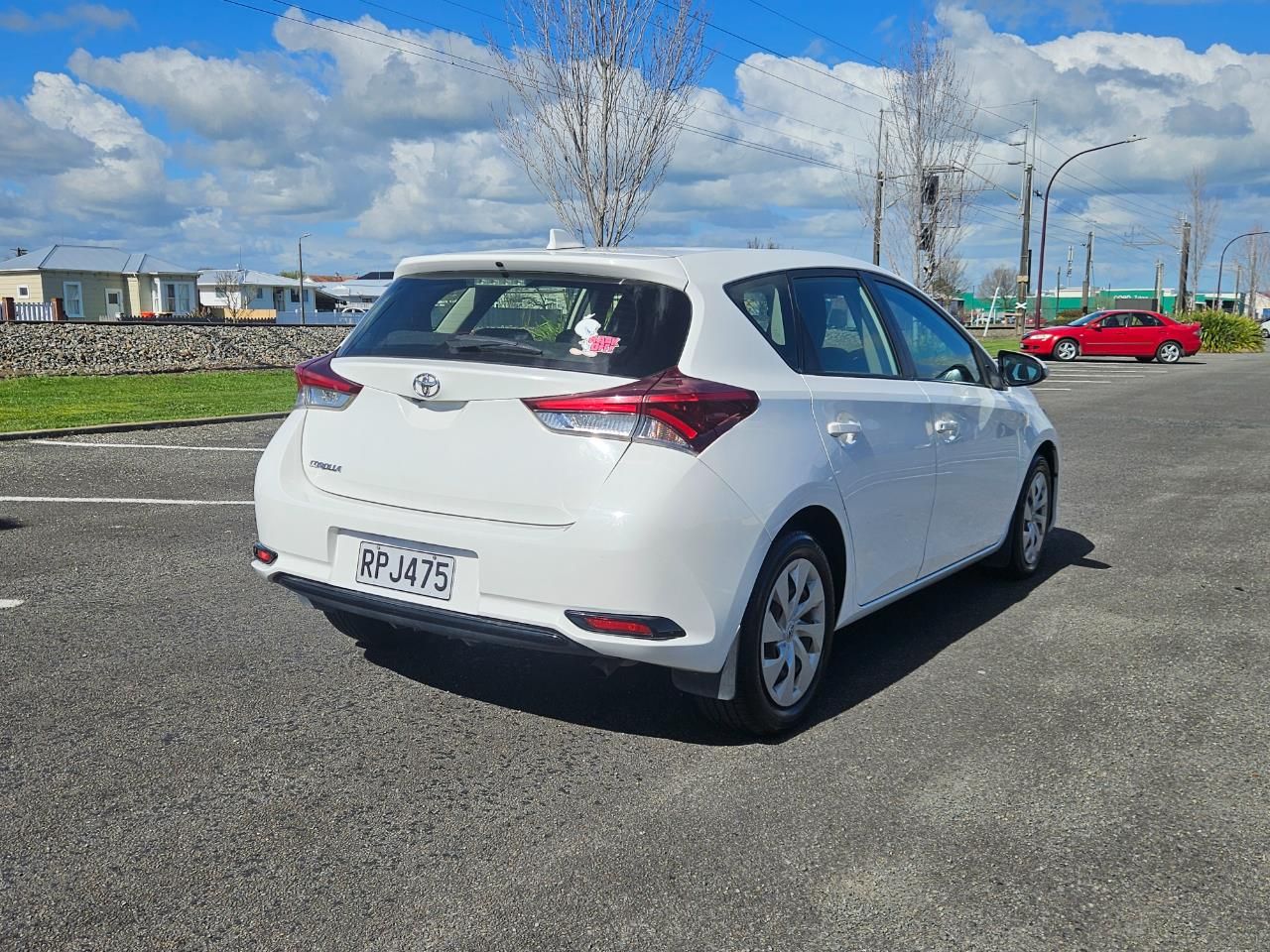 Vehicle image 5