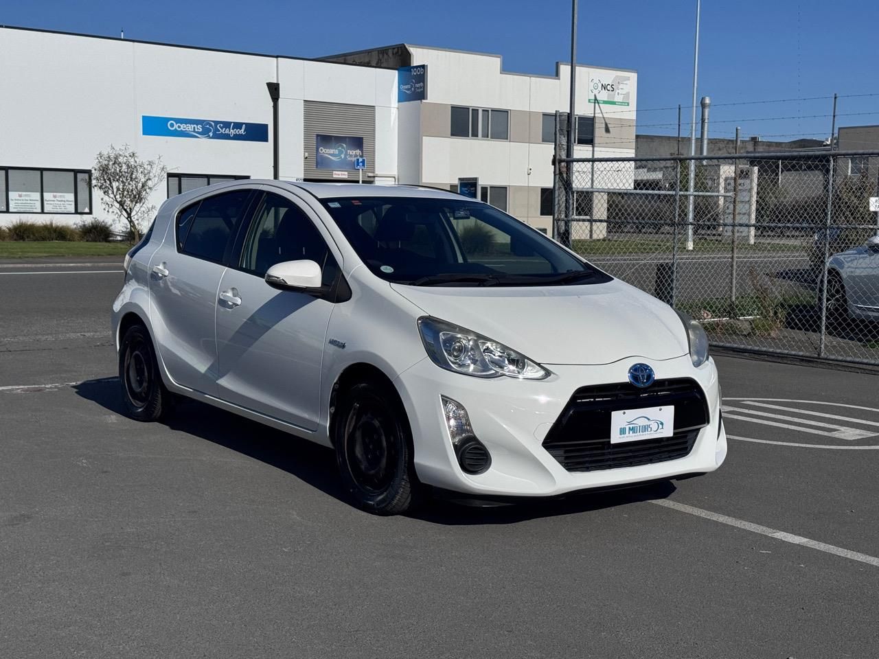 Vehicle image 3