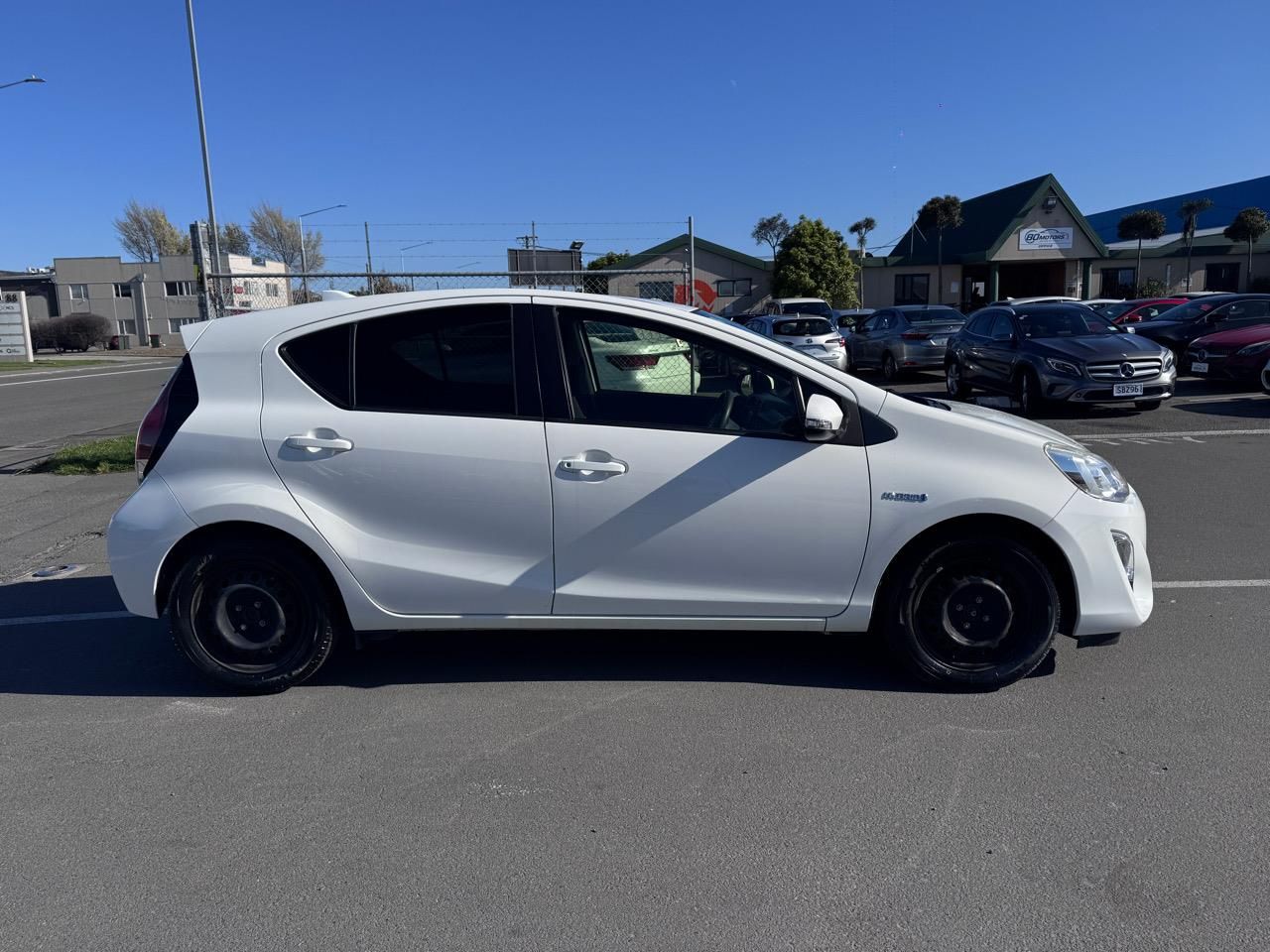 Vehicle image 4