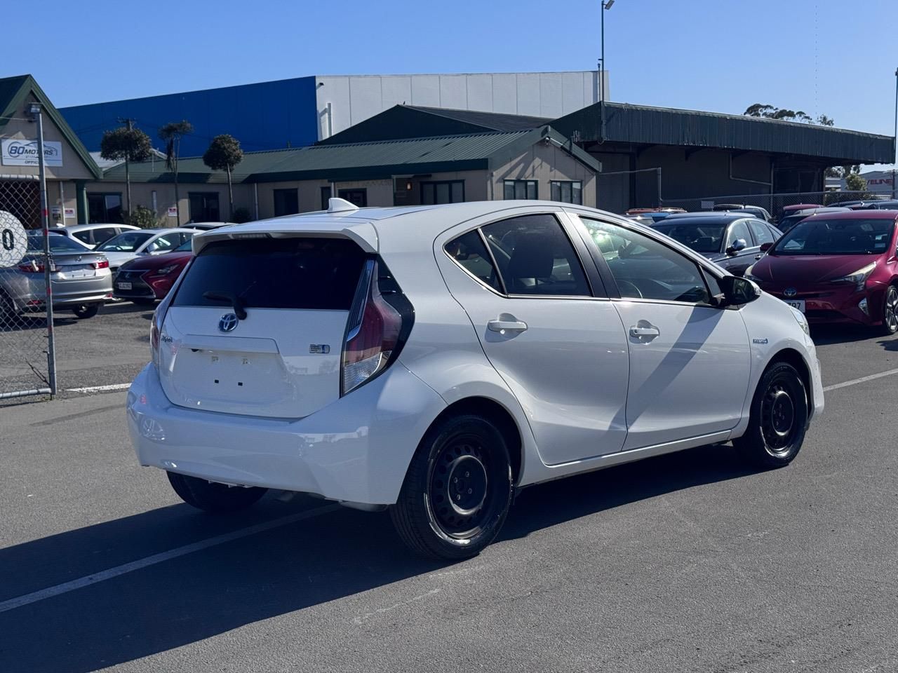Vehicle image 5