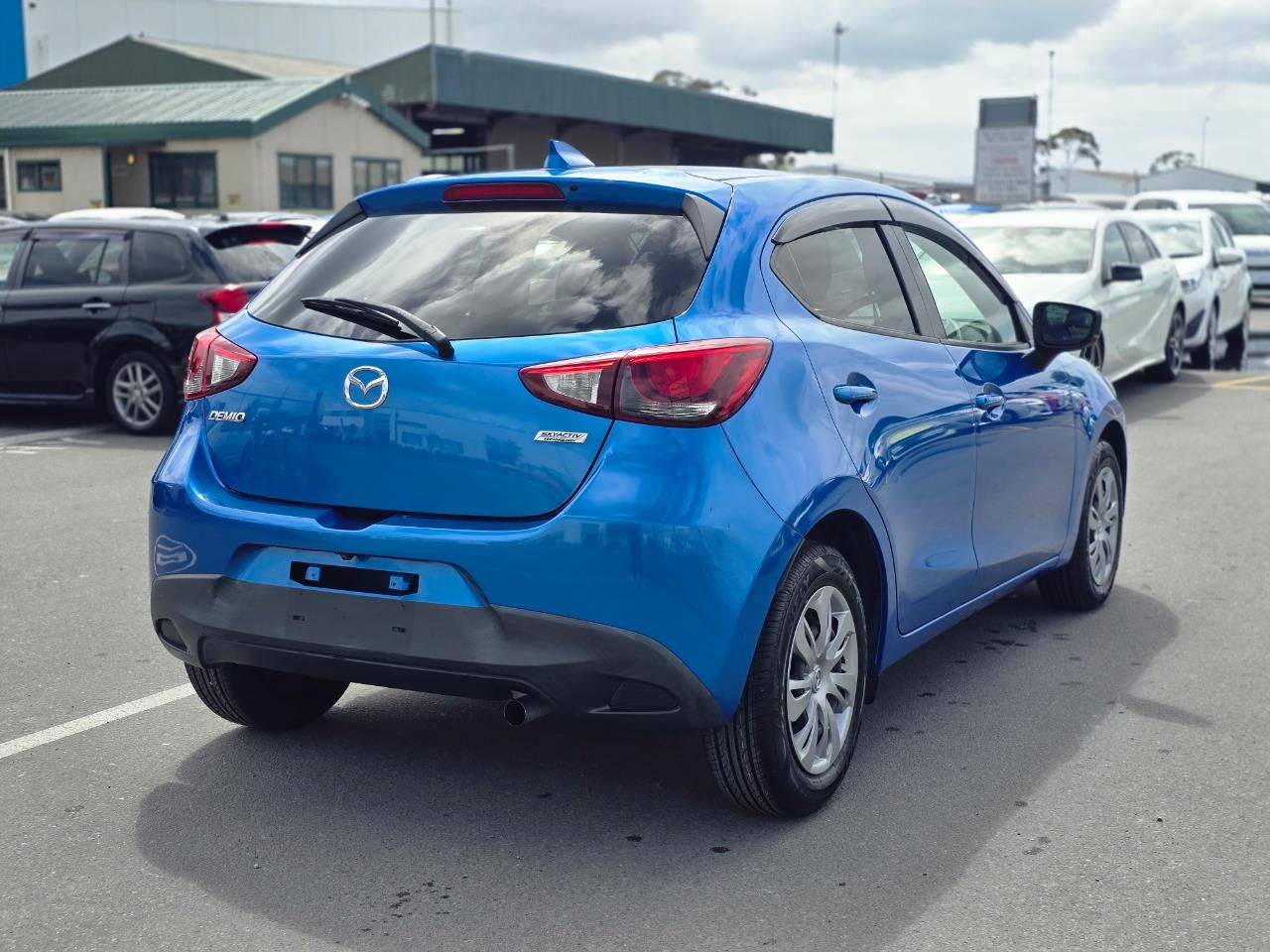 Vehicle image 5
