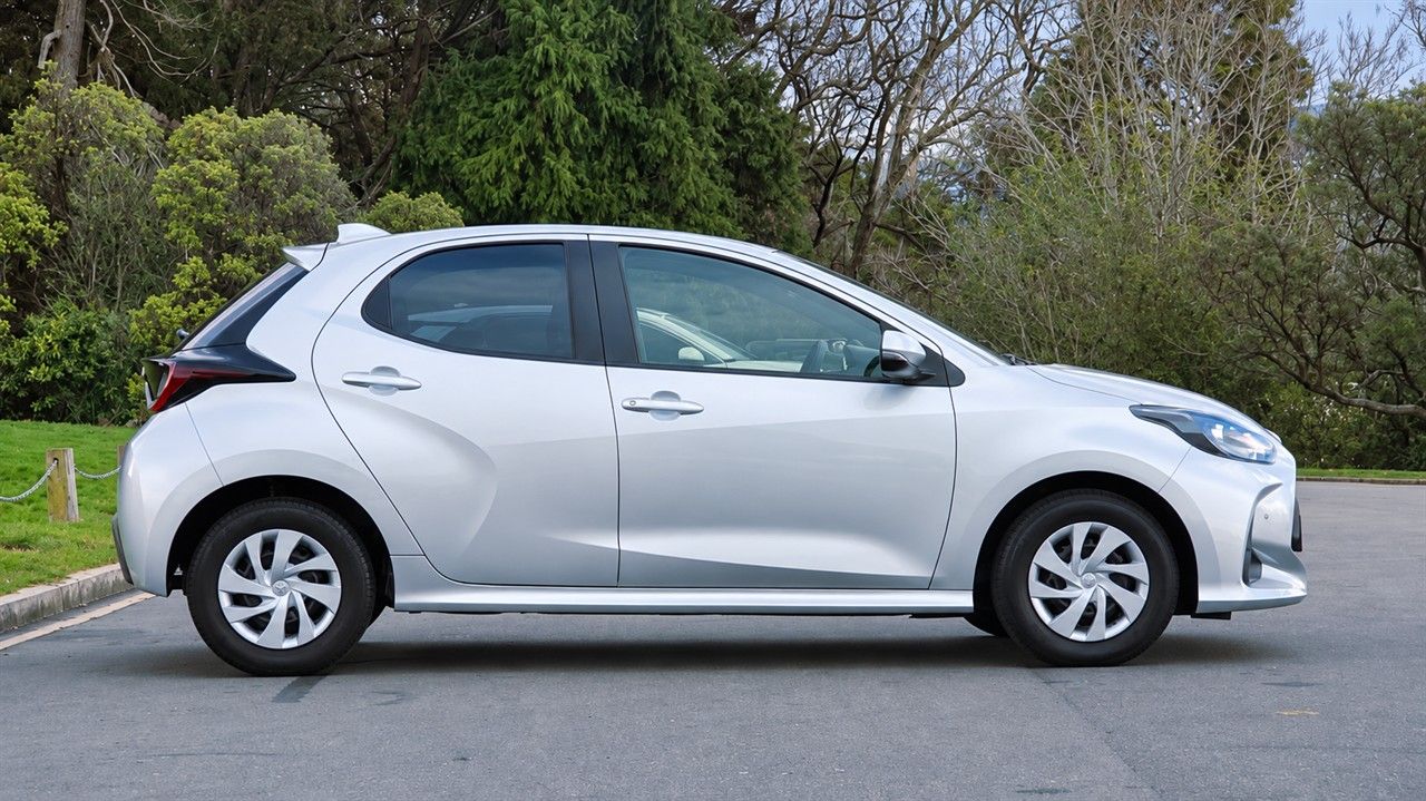 Vehicle image 4
