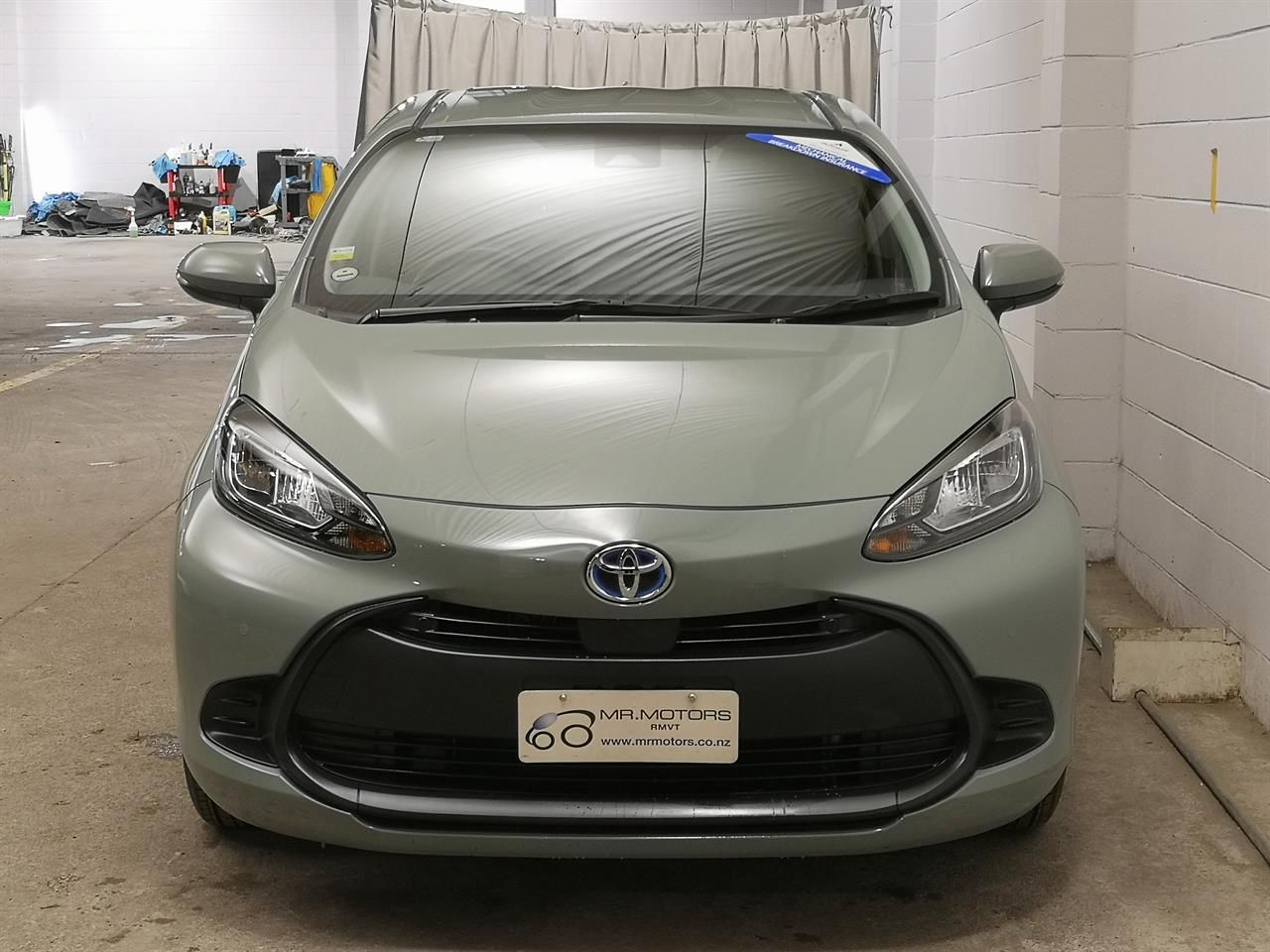 Vehicle image 4