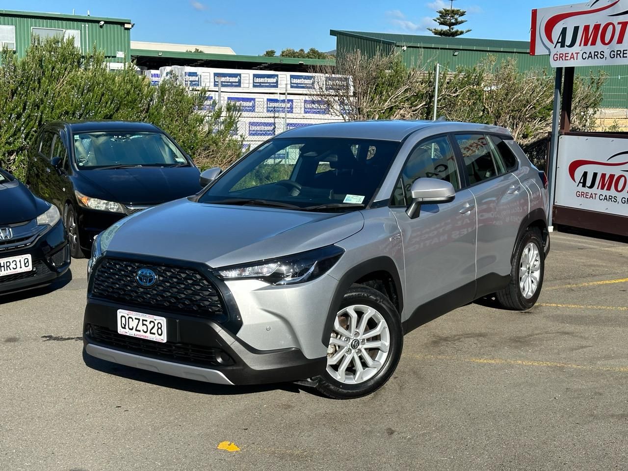 Vehicle image 3