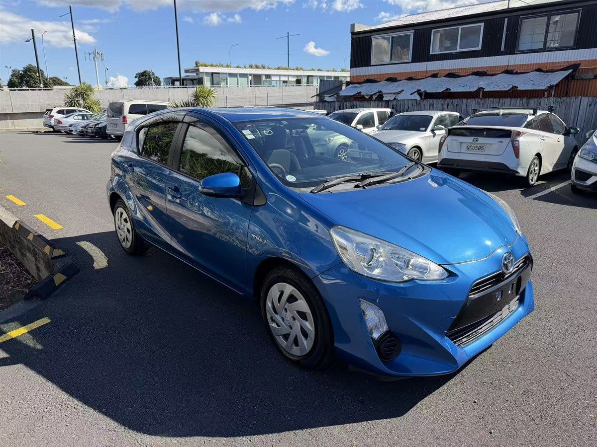 Vehicle image 3
