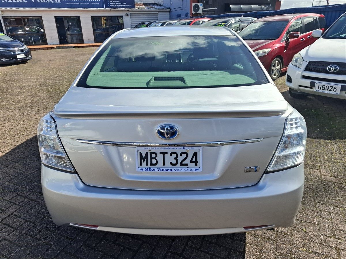 Vehicle image 5