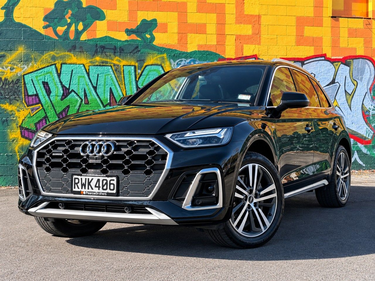 Vehicle image 5