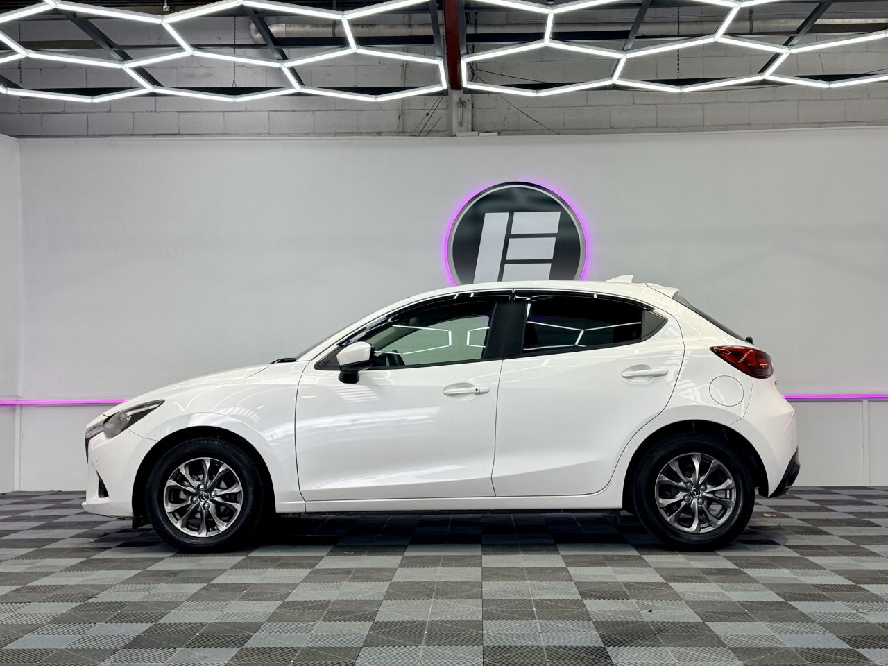 Vehicle image 5