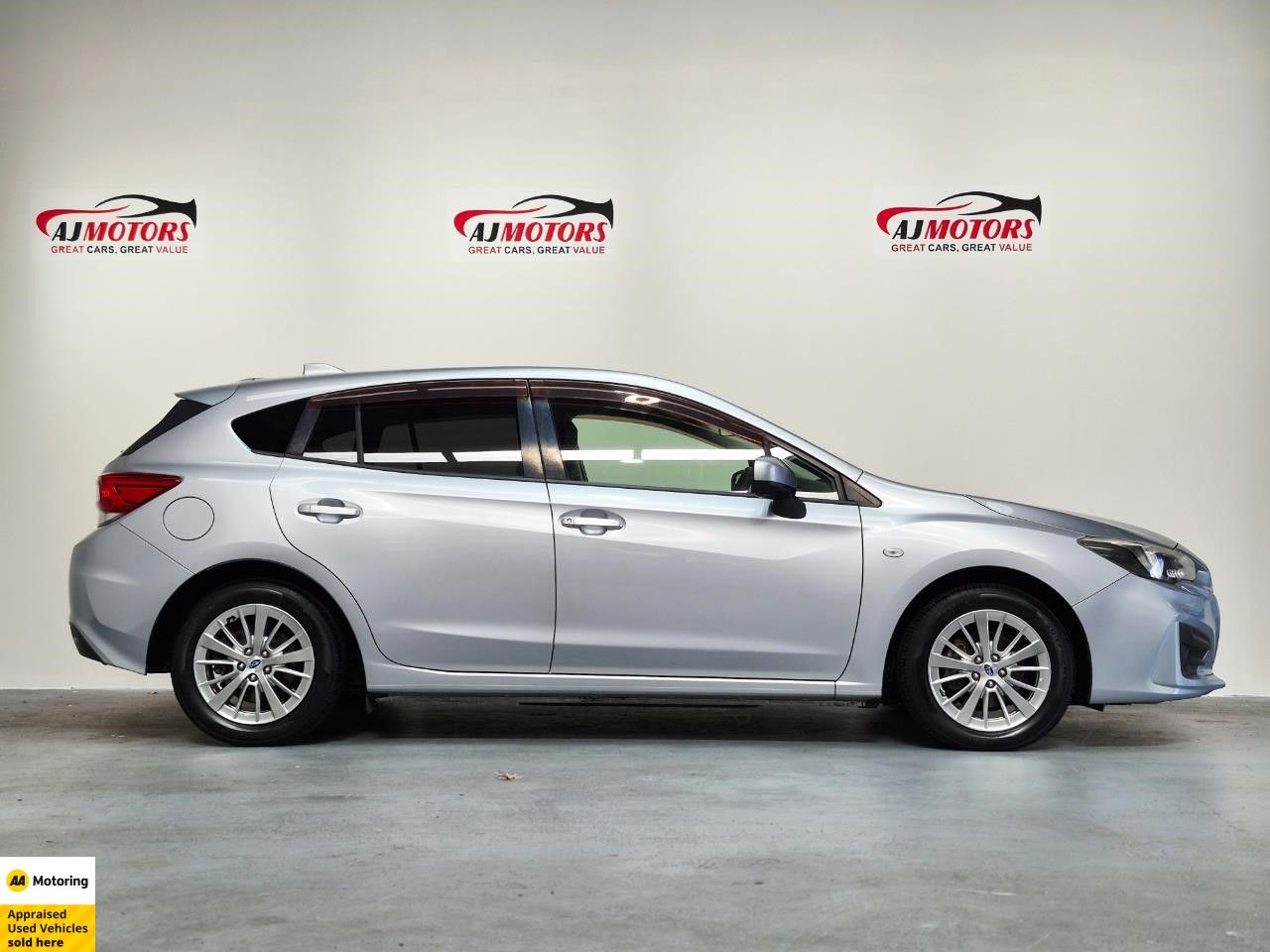 Vehicle image 3