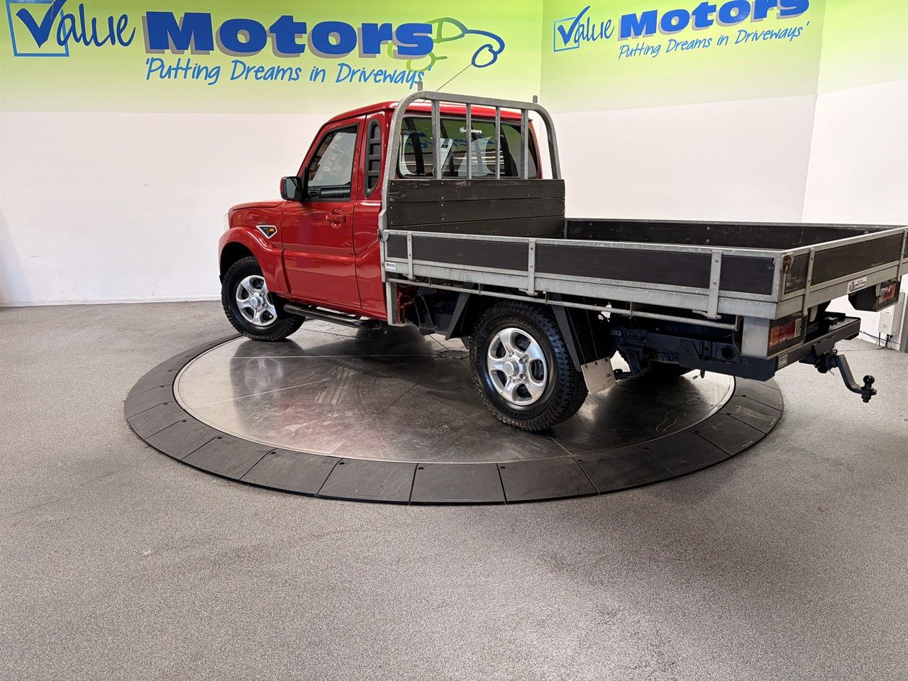 Vehicle image 5