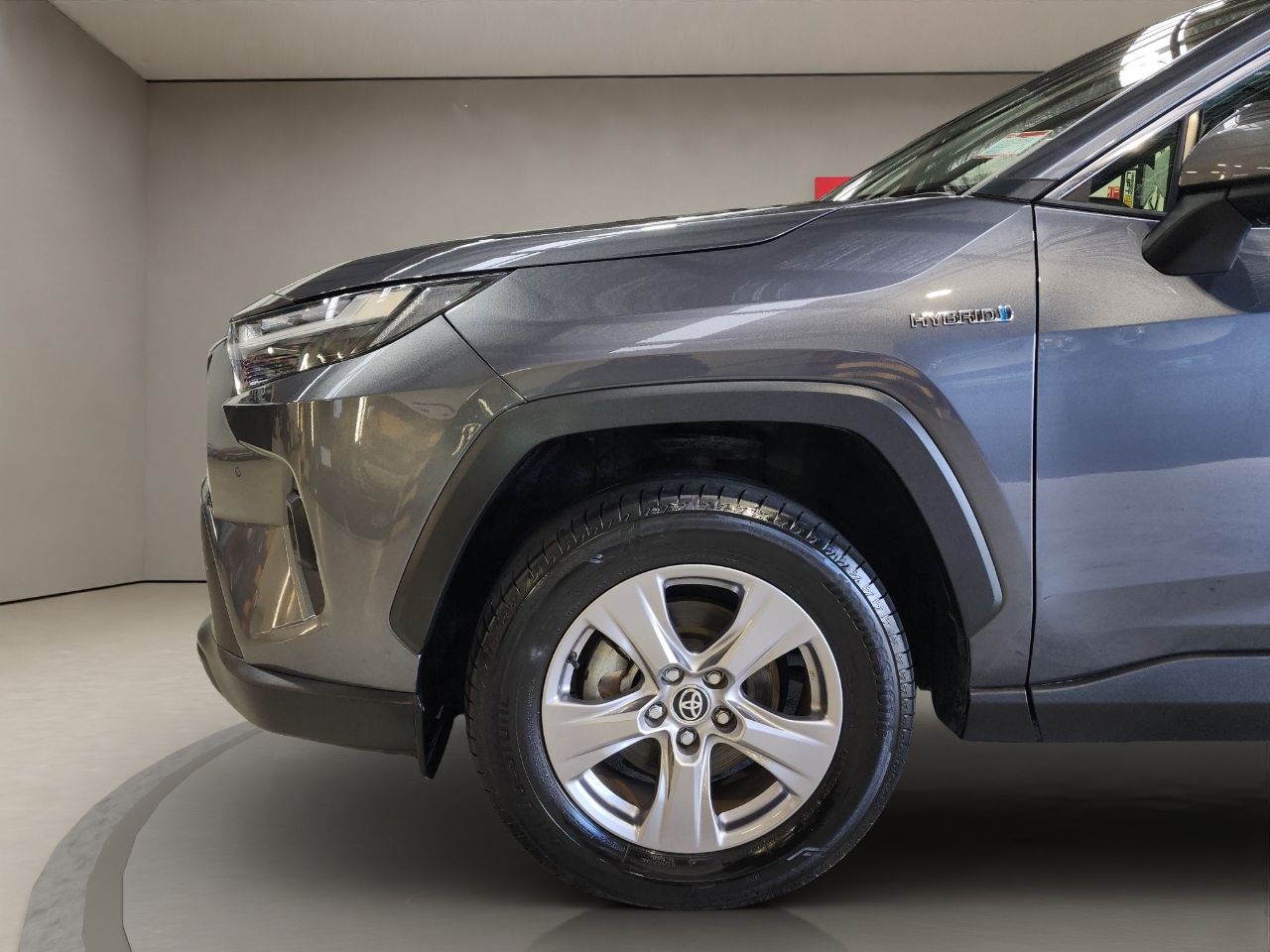 Vehicle image 5