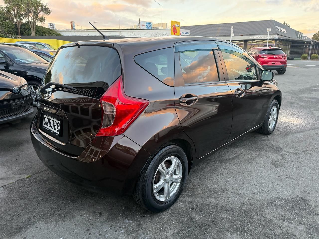 Vehicle image 5