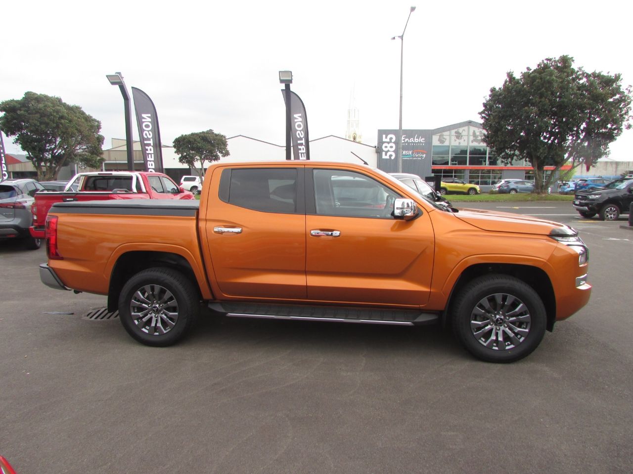 Vehicle image 3
