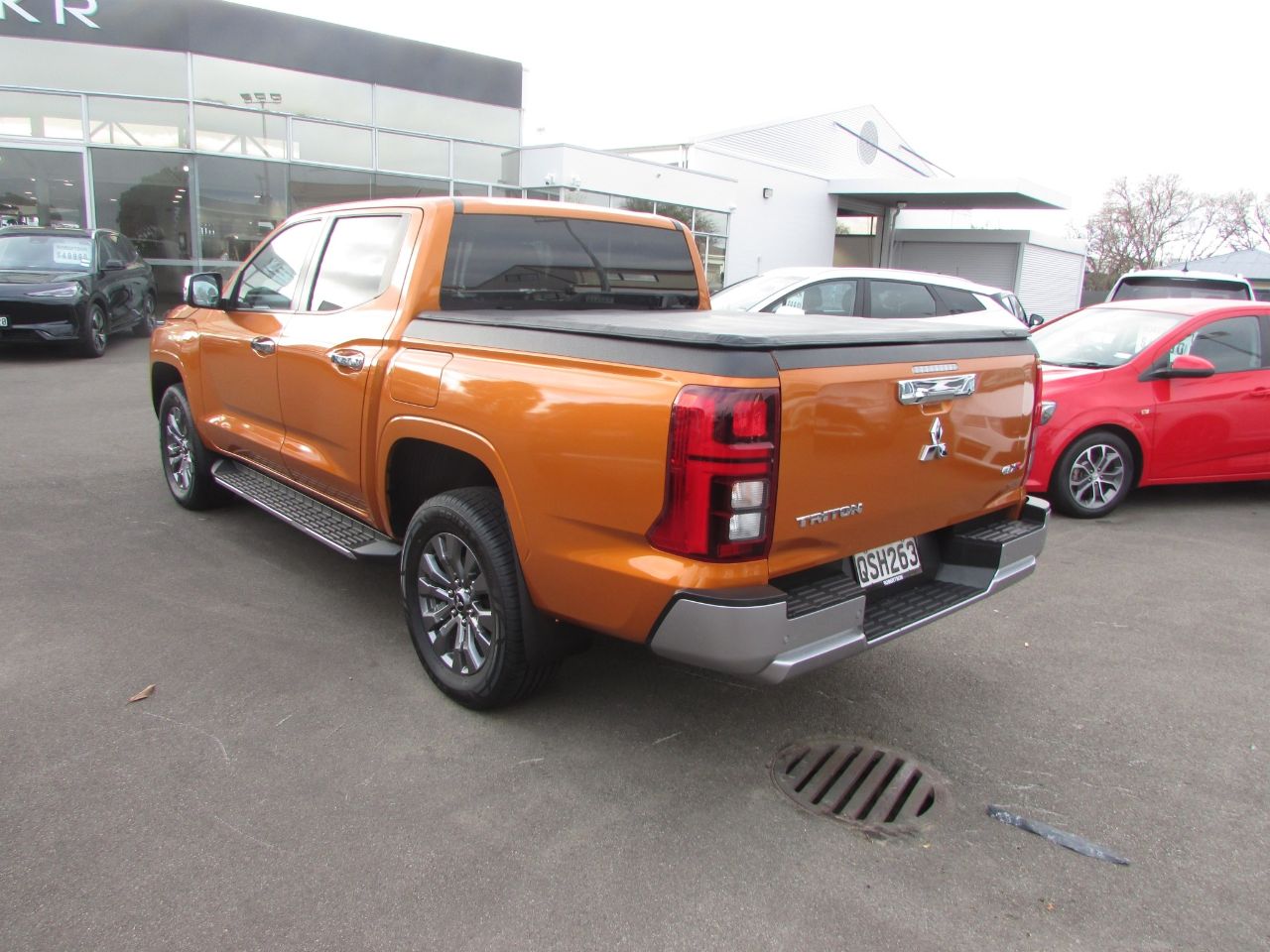 Vehicle image 5