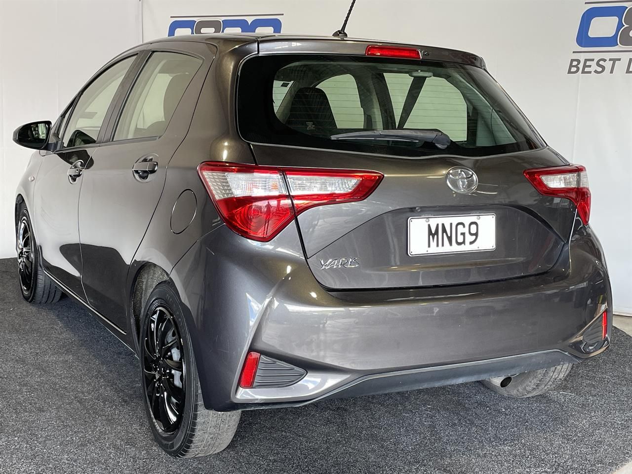 Vehicle image 4