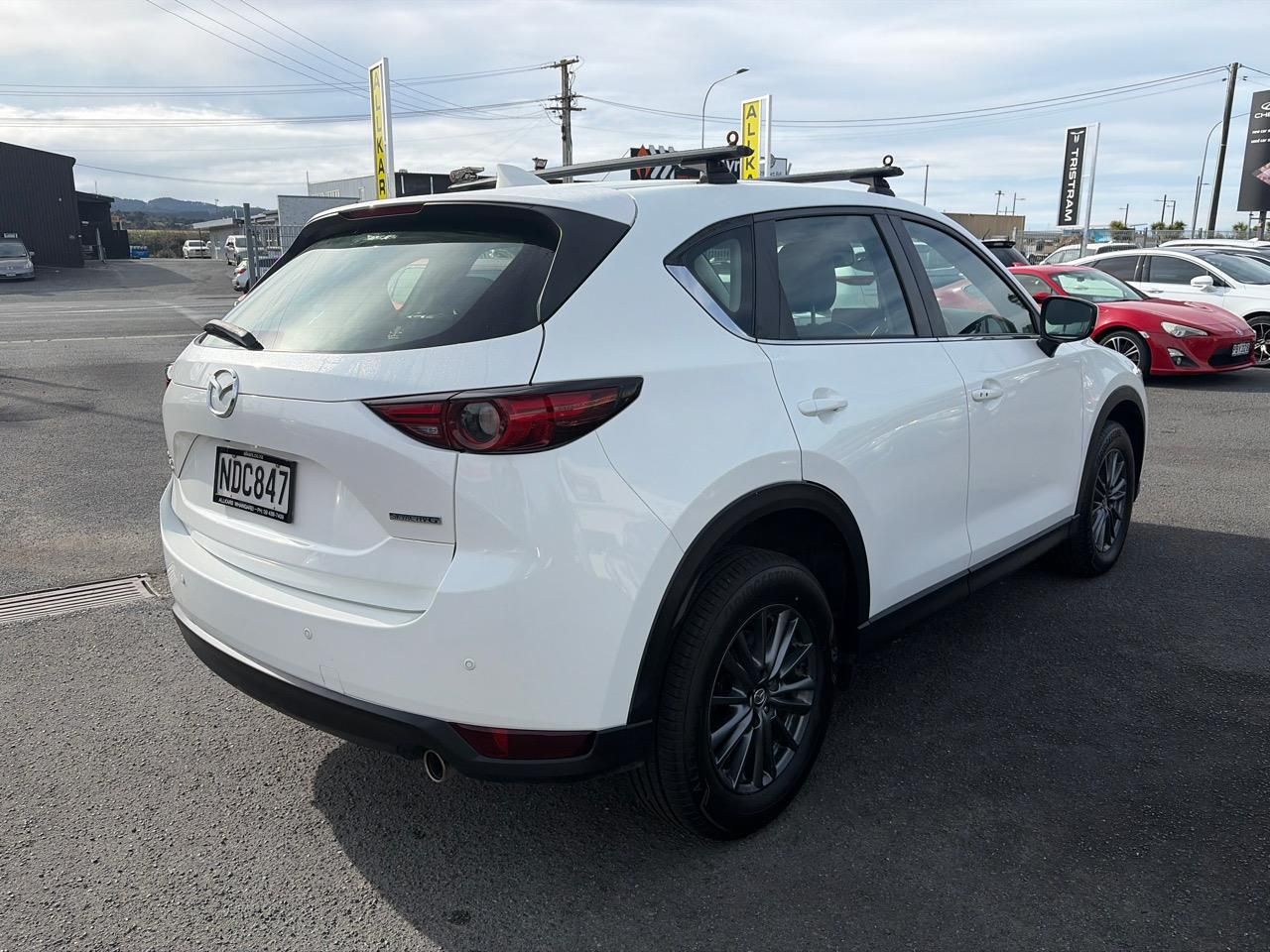 Vehicle image 5