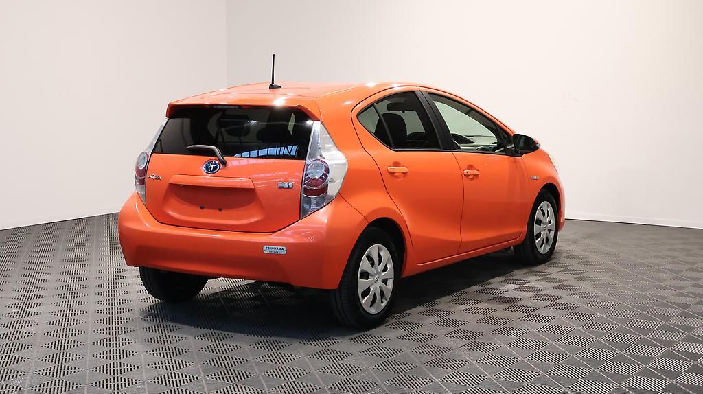 Vehicle image 5