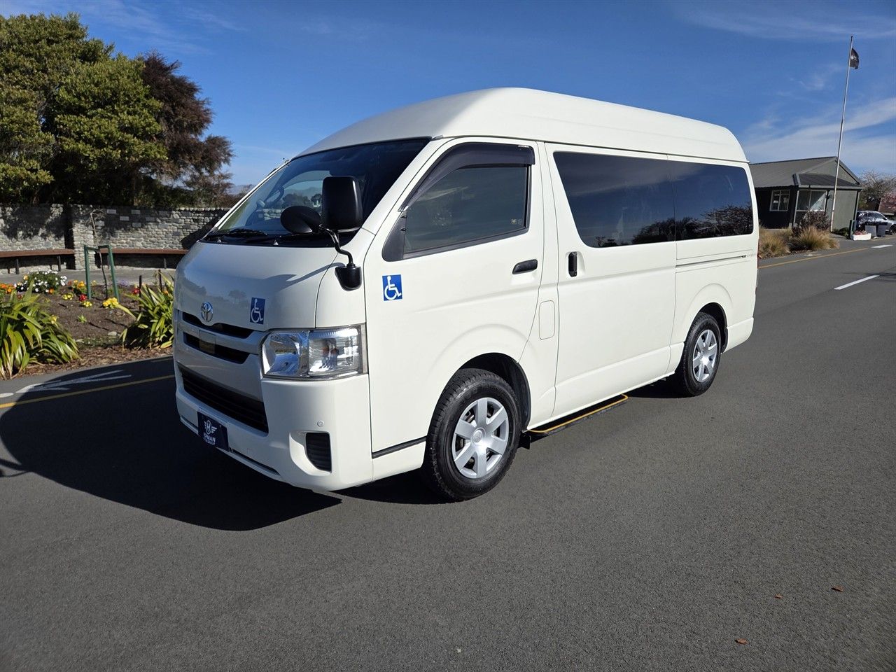 Vehicle image 3