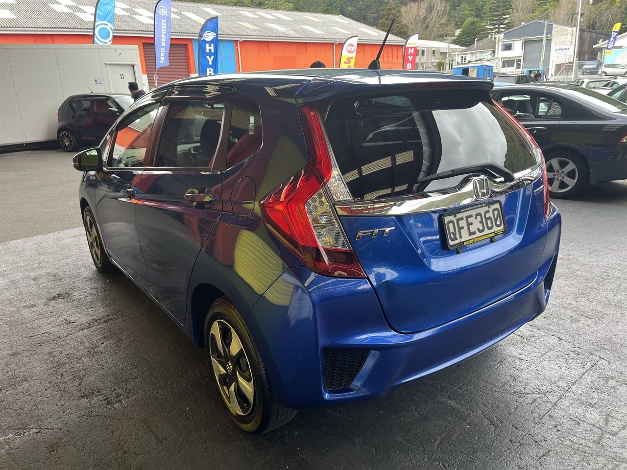 Vehicle image 4