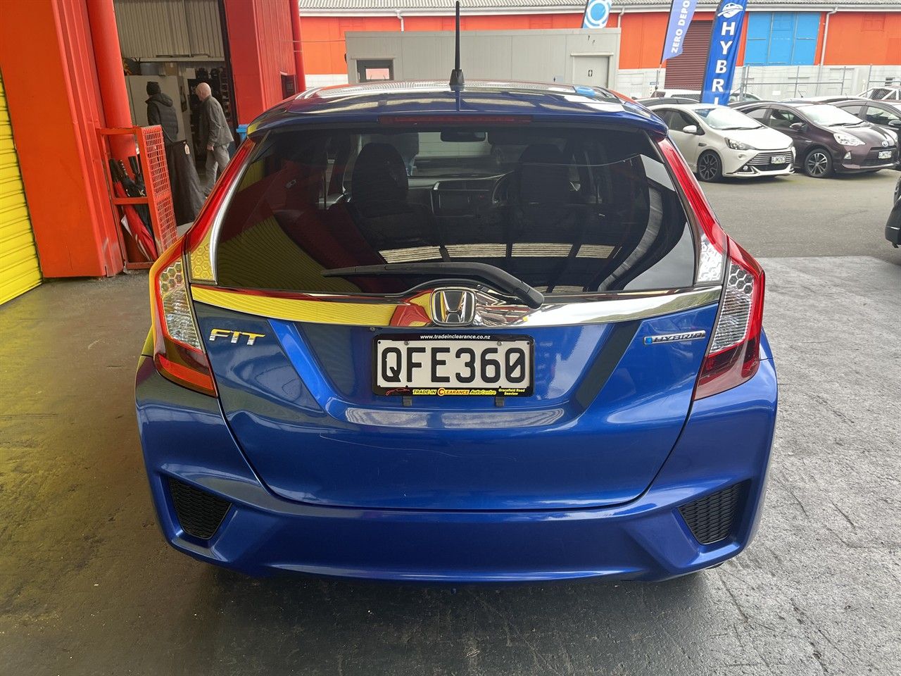 Vehicle image 5
