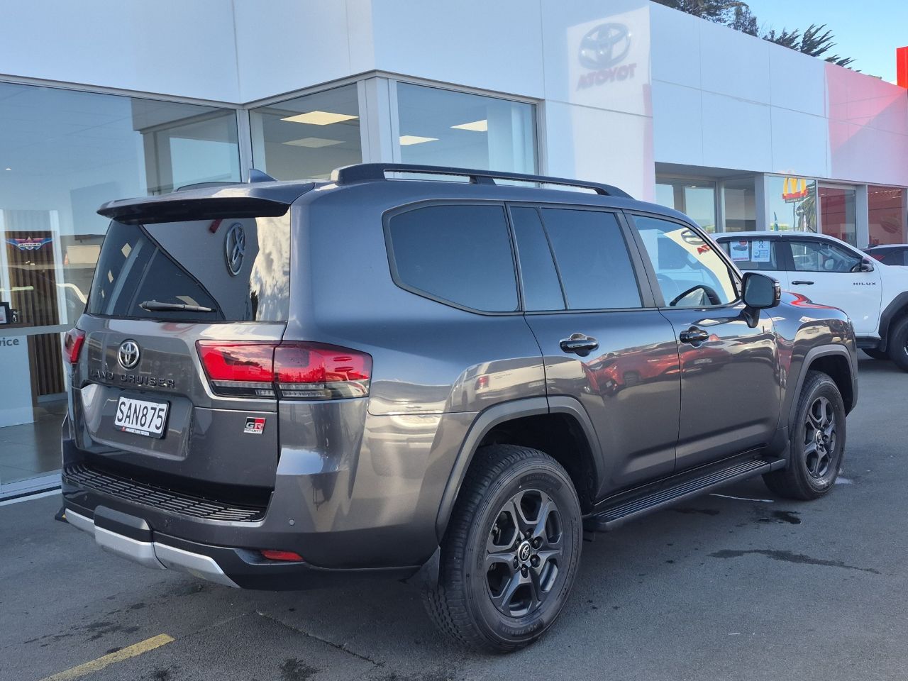 Vehicle image 3