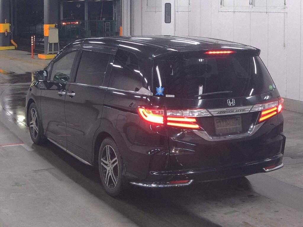 Vehicle image 4