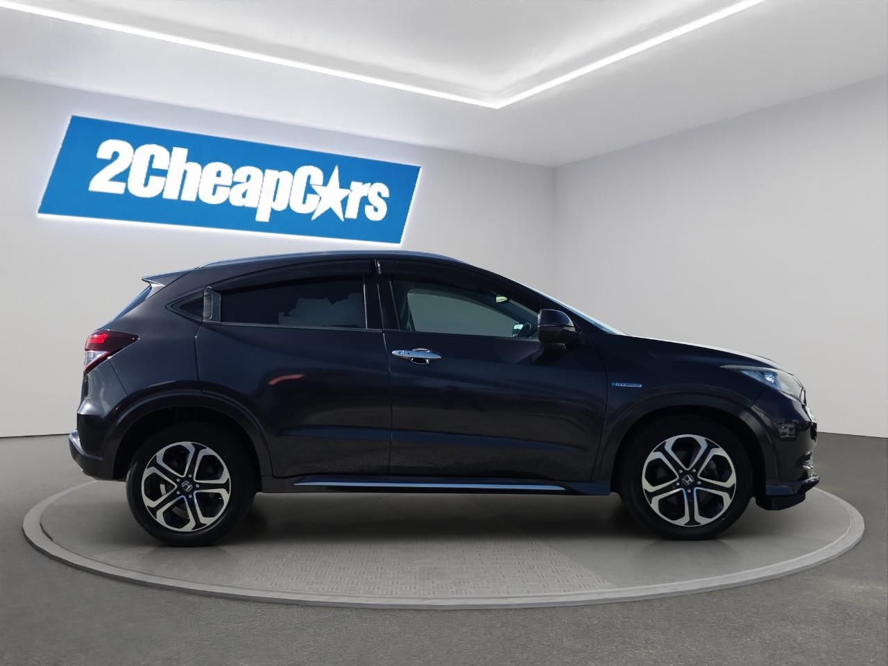 Vehicle image 4