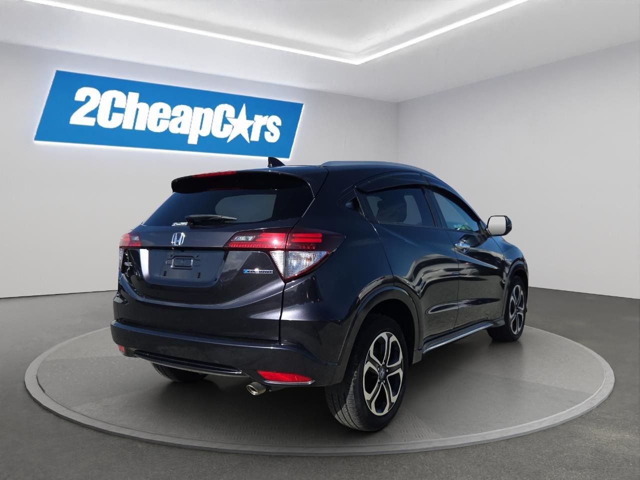 Vehicle image 5