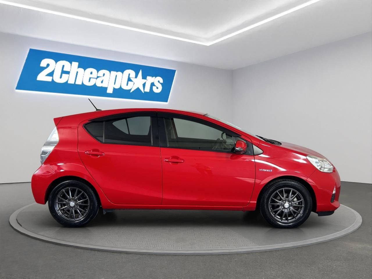 Vehicle image 4