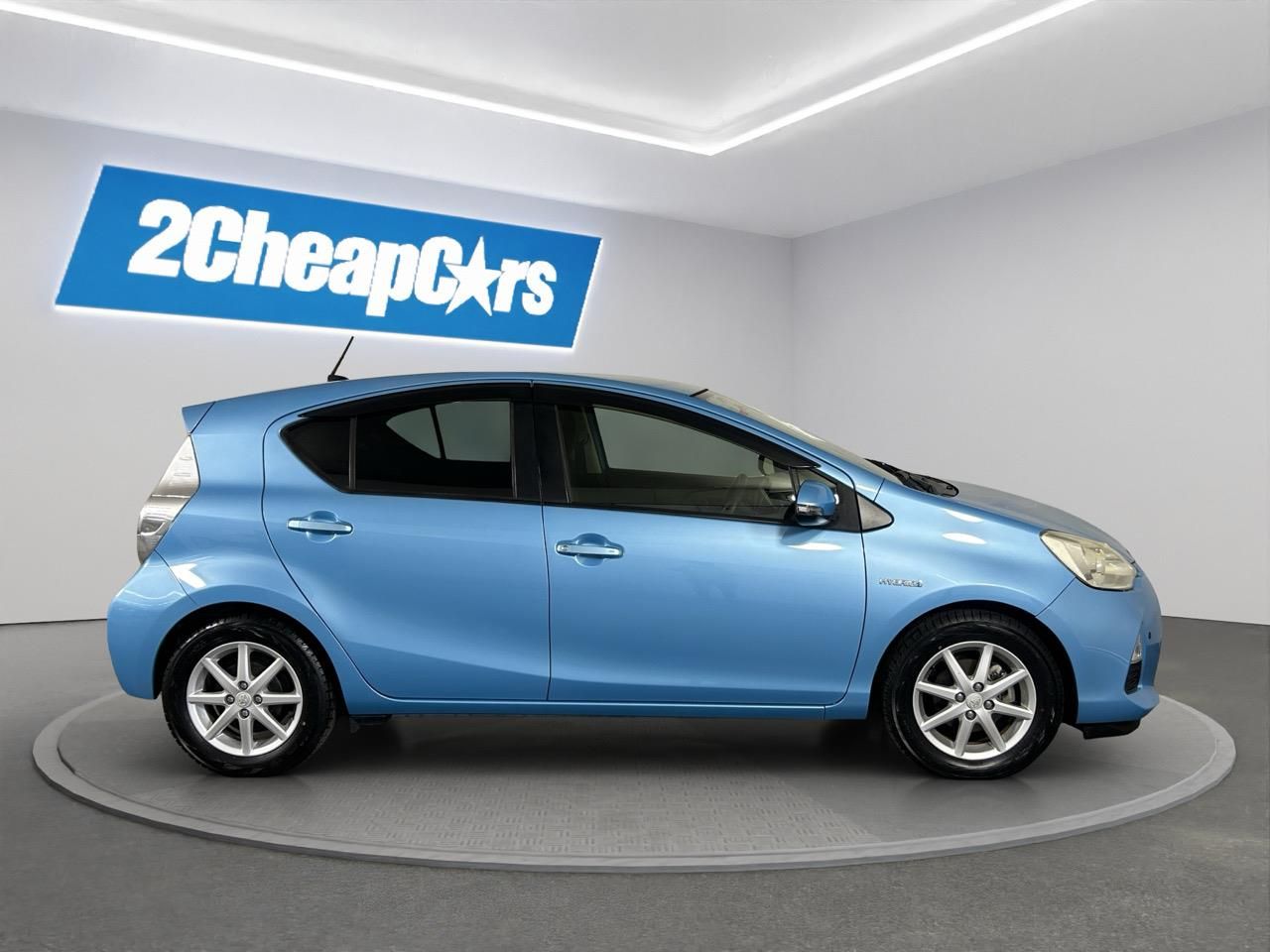 Vehicle image 4