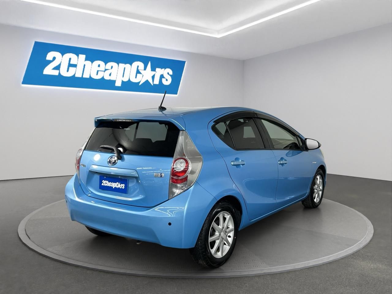 Vehicle image 5