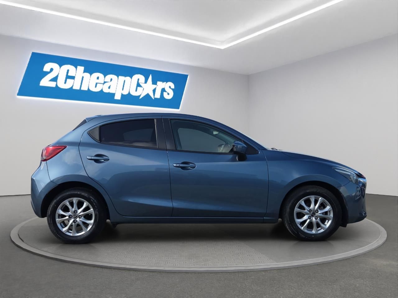 Vehicle image 4