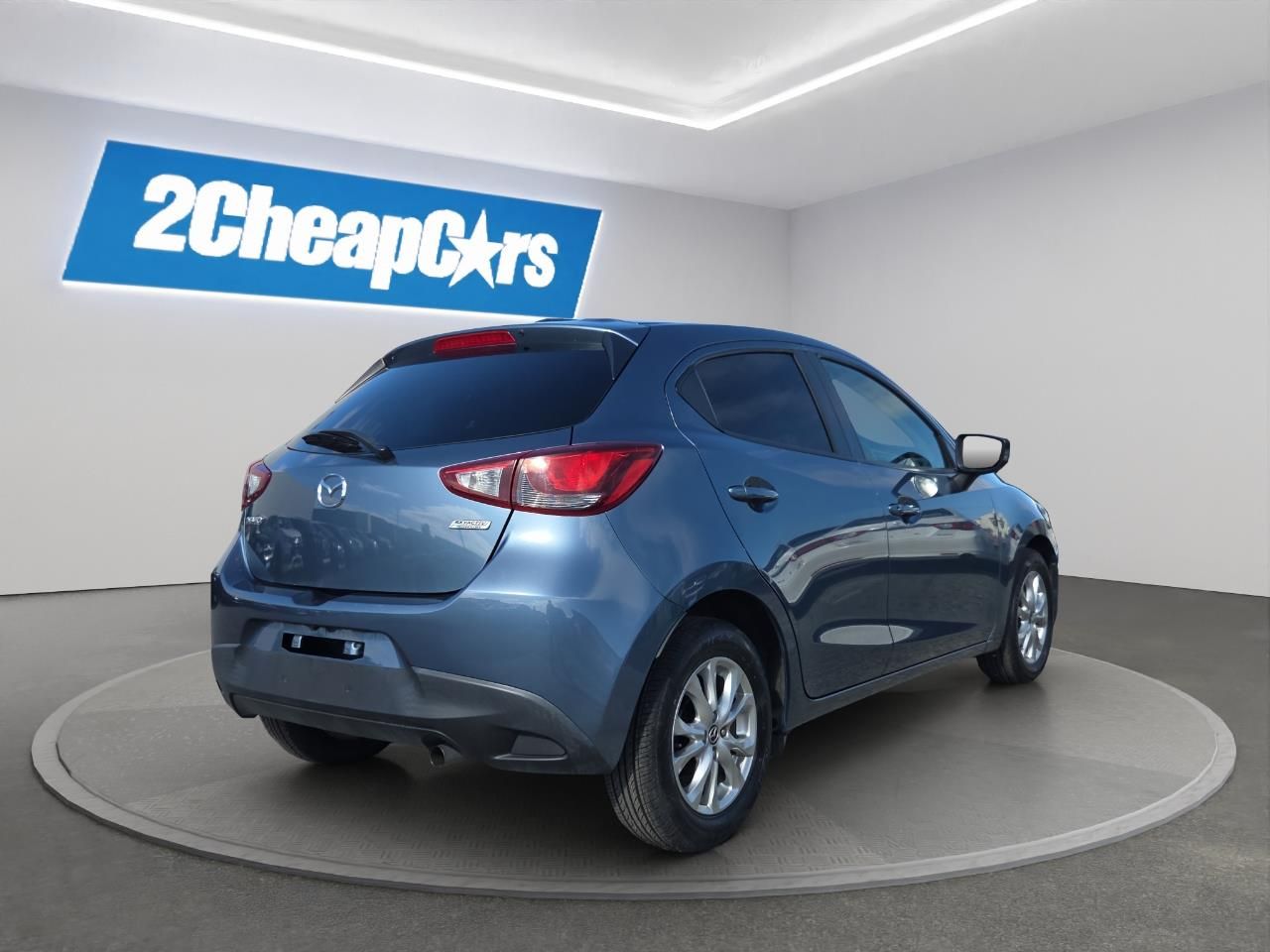 Vehicle image 5