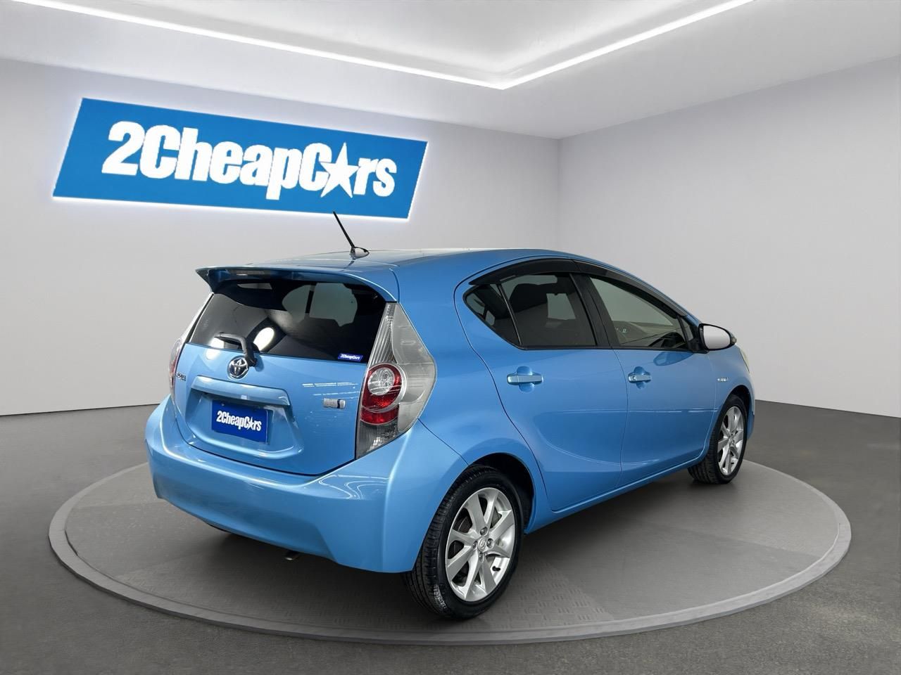 Vehicle image 5