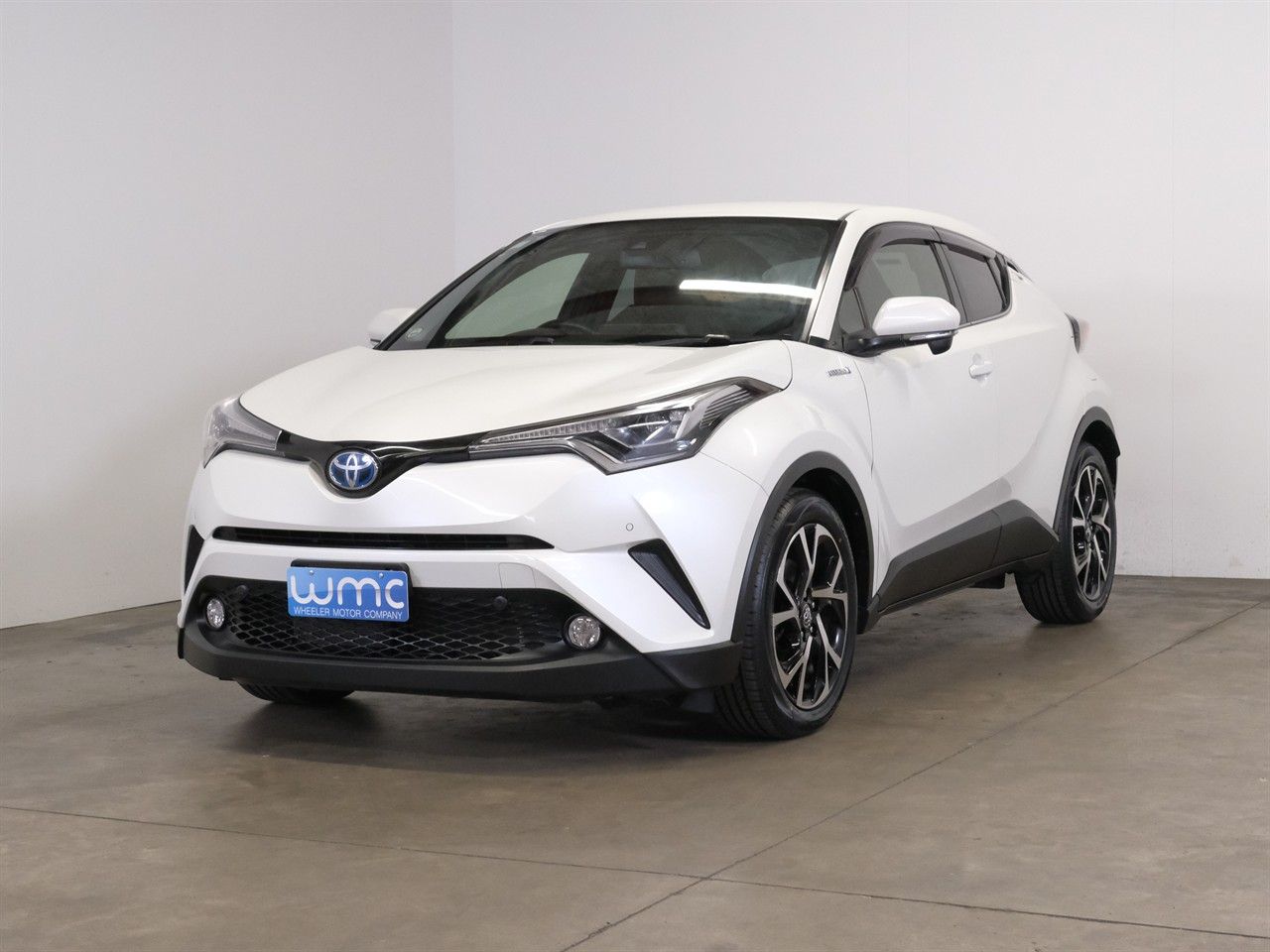 Vehicle image 4