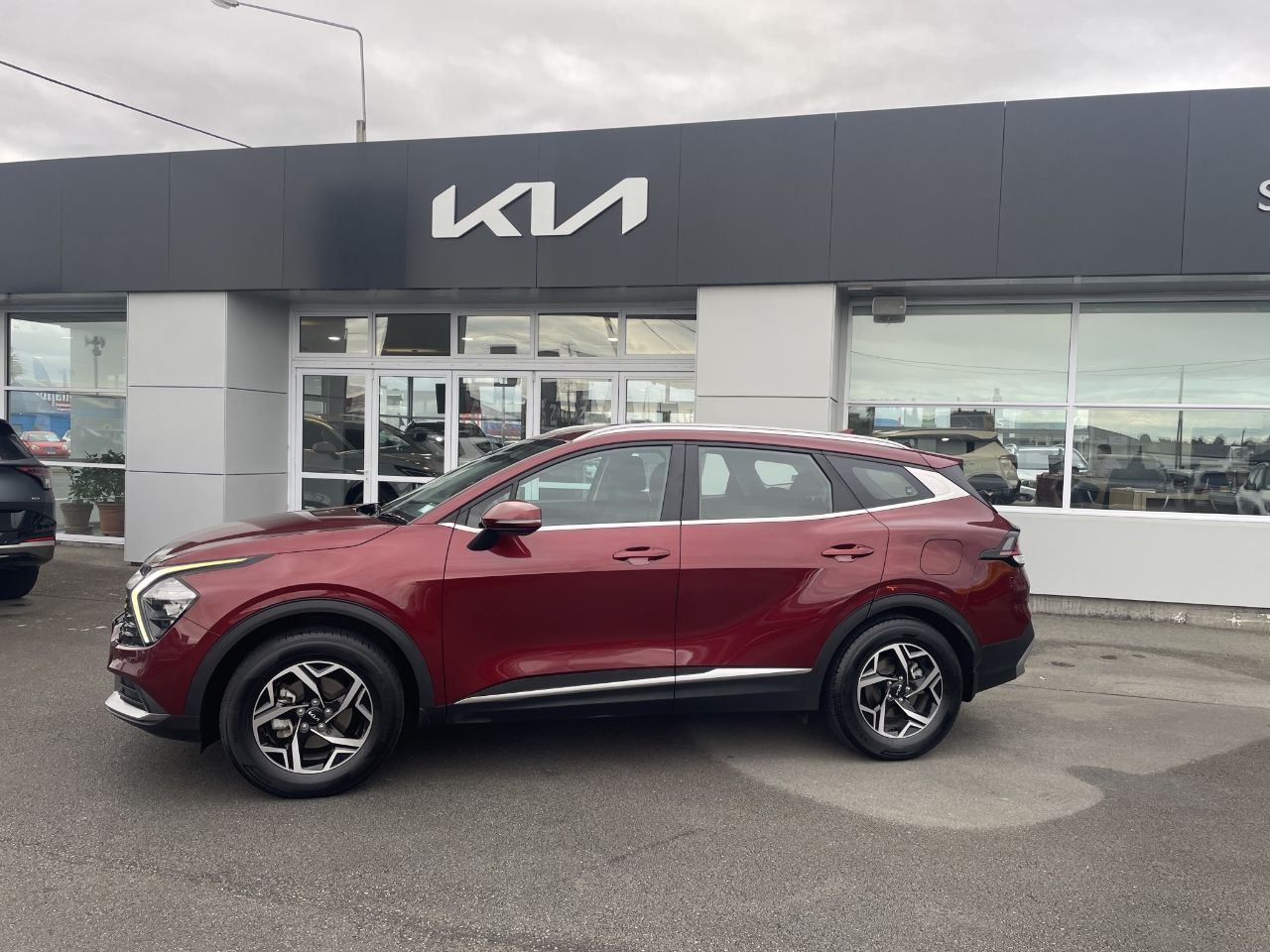 Vehicle image 4