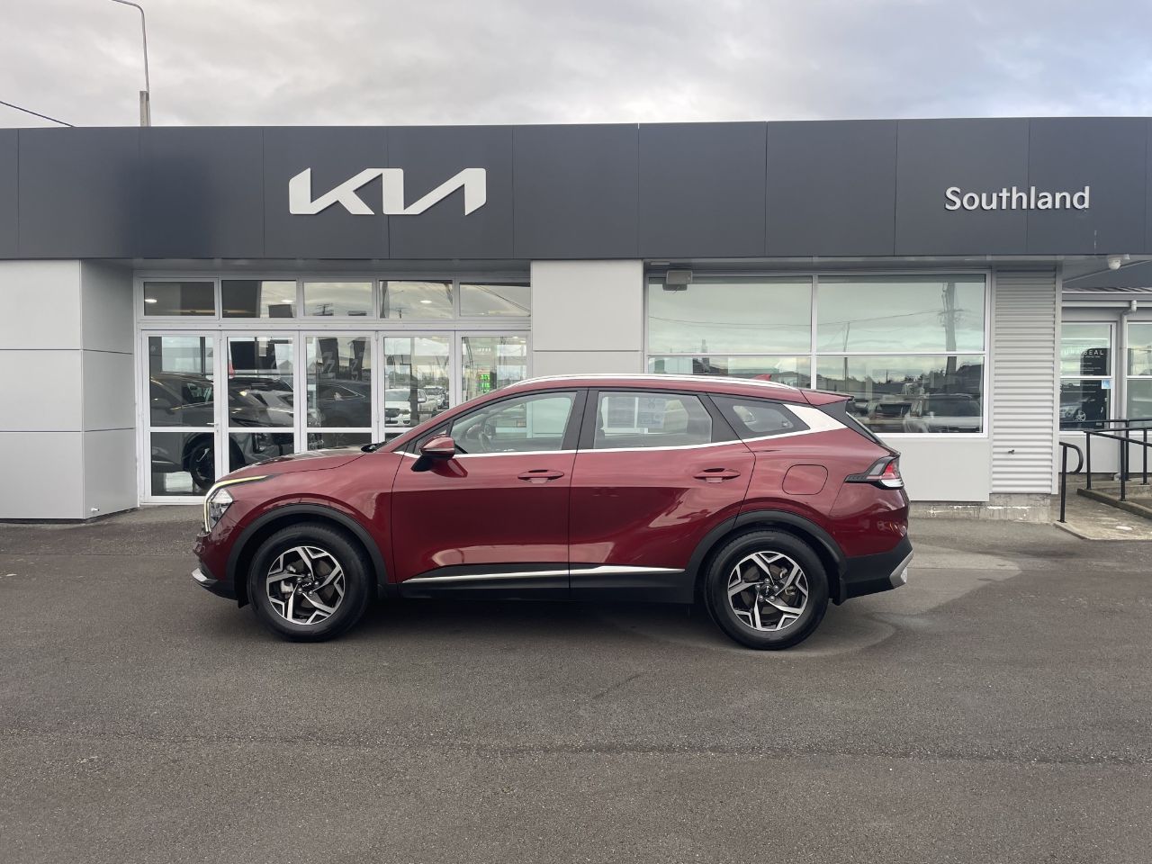 Vehicle image 5