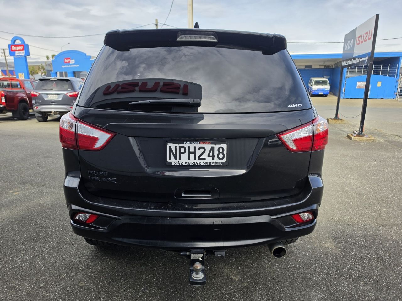 Vehicle image 5